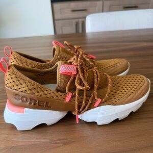 Sorel Kinetic Women's Tan and Pink Sneakers Size 8